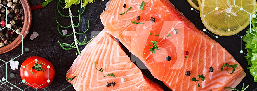 Espetadas coloridas de salmão 