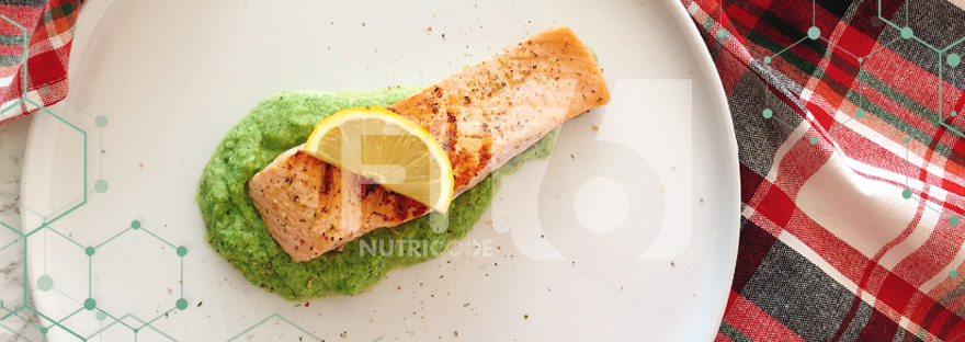 Lombo de salmão com puré de brócolos